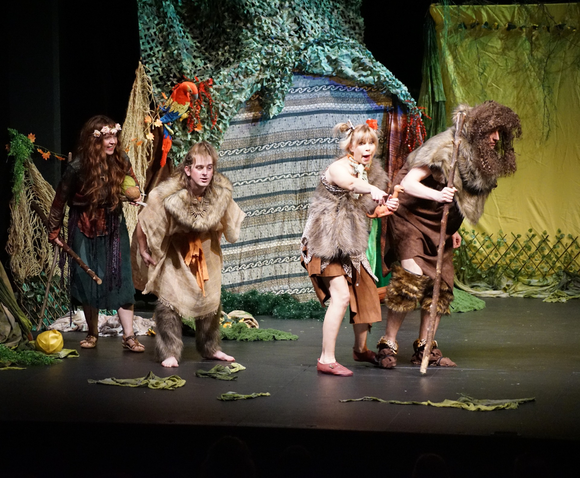 SEK A ZULA - scénická výprava